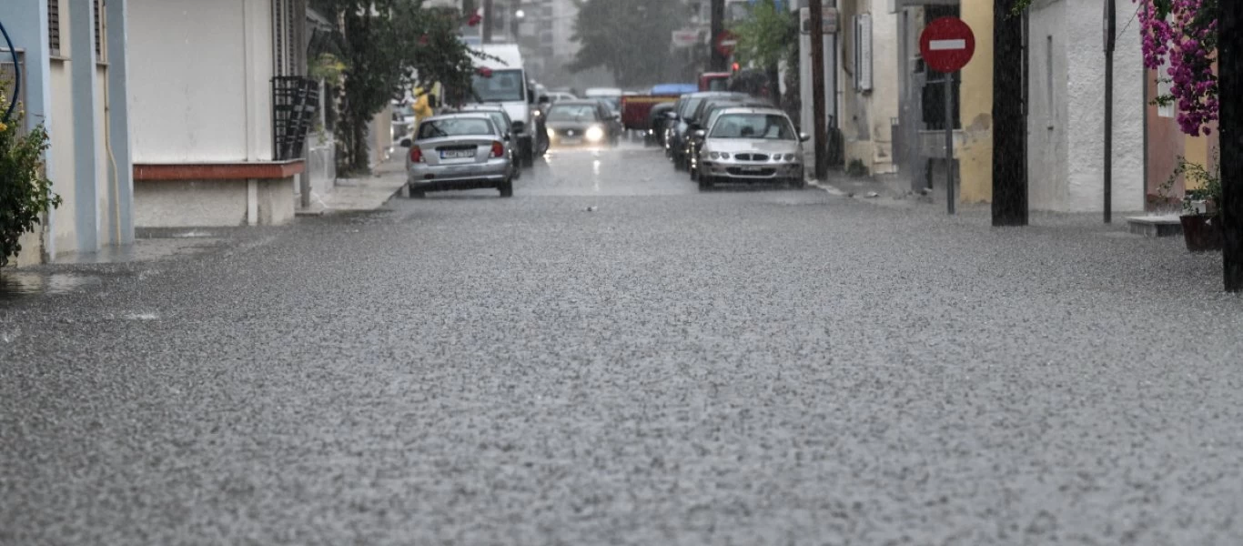 Πύργος Ηλείας: «Σάρωσε» η κακοκαιρία - Πλημμυρισμένα σπίτια και δρόμοι (φωτο)